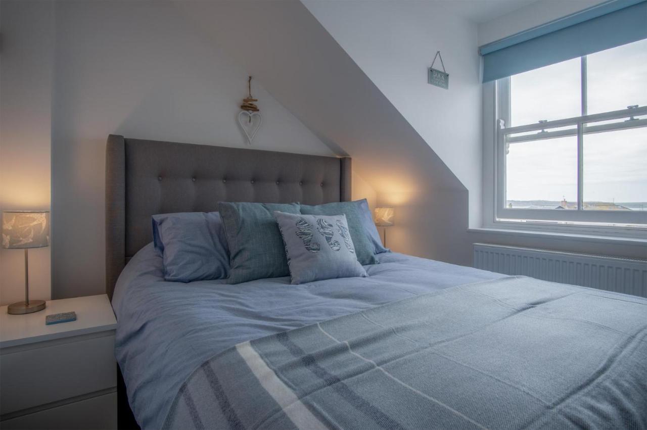 Ramsey Apartment - 2 Bedroom Apartment - Тенби Екстериор снимка