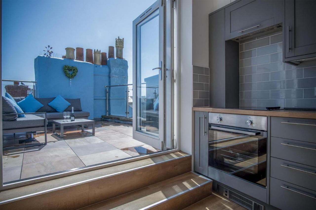 Ramsey Apartment - 2 Bedroom Apartment - Тенби Екстериор снимка