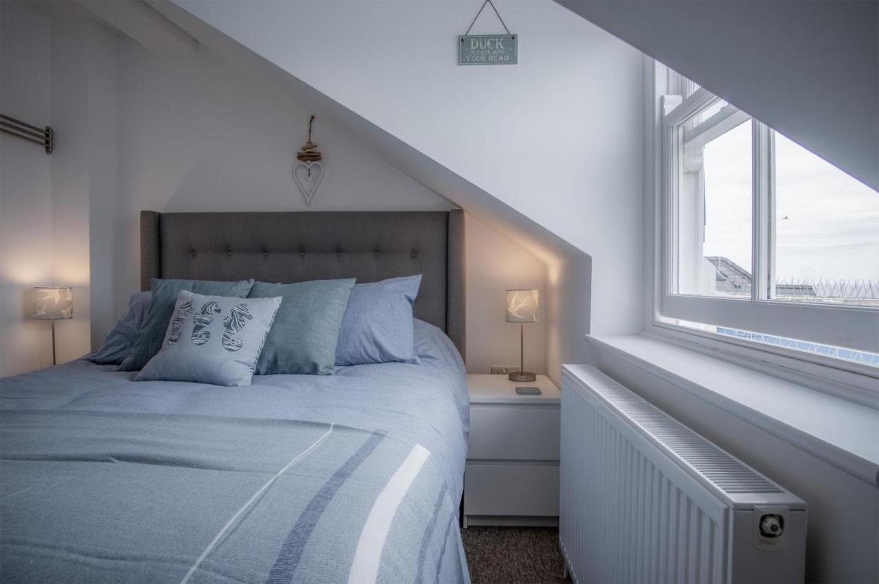 Ramsey Apartment - 2 Bedroom Apartment - Тенби Екстериор снимка