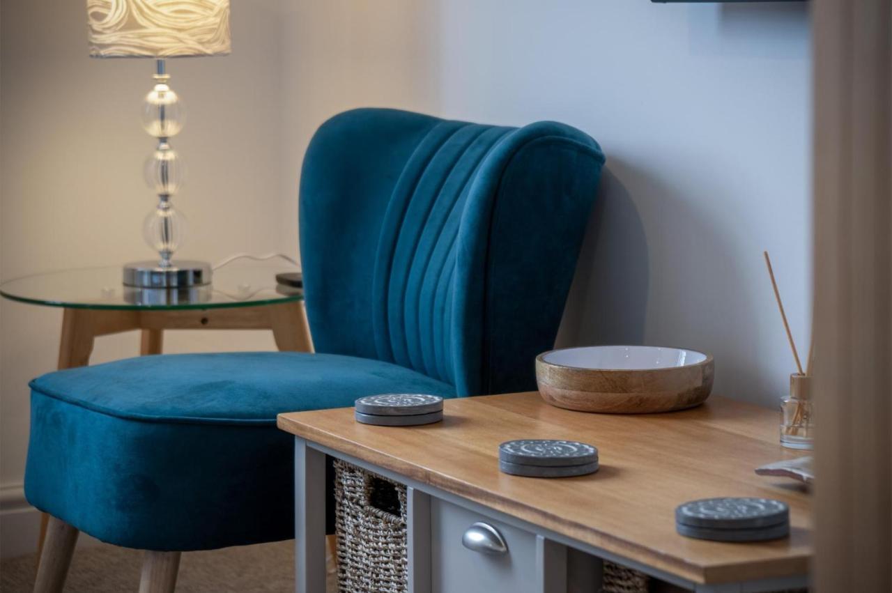 Ramsey Apartment - 2 Bedroom Apartment - Тенби Екстериор снимка